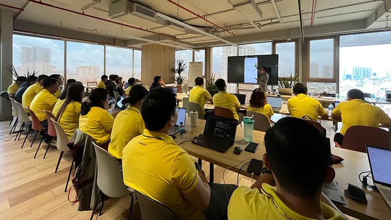 Kim Tín - Mastering AI for Work